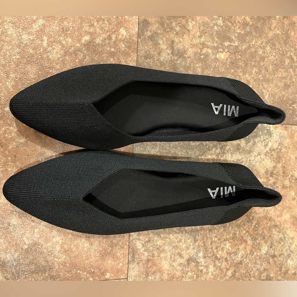 Mia flats women shoes